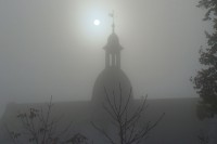 Renaissance-Schloß im Nebel