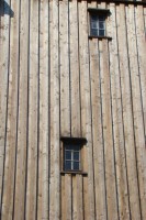 Die Bockwindmühle - Fassade mit Fenstern